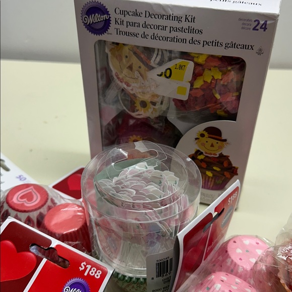 Assorted Baking Cups Set for Home Parties - Picture 2 of 6